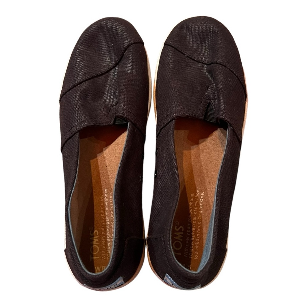 EUC TOMS CANVAS SLIP ONS